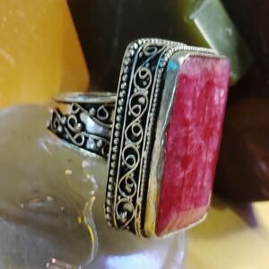 📌NWT-VINTAGE, BALI STERLING ELONGATED, RICH, RED RUBY GEMSTONE RING. SIZE-8.5